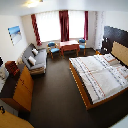 Отель Werdumer Hof 4*